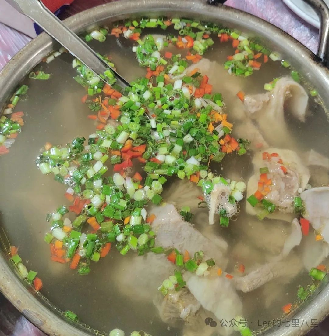 DƬ